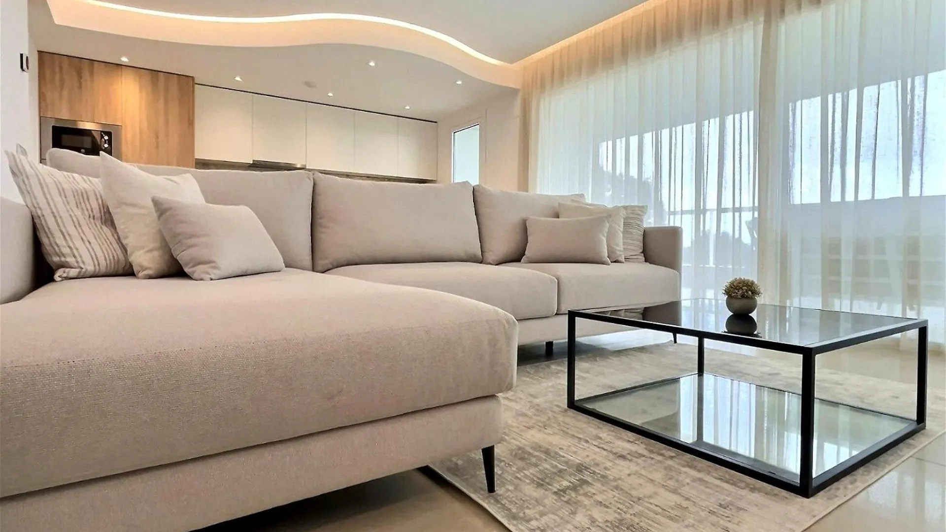 Experience Unrivalled Luxury At Emerald Greens Your Exclusive Retreat In The Heart Of San Roque Club Resort アルカイデサ
